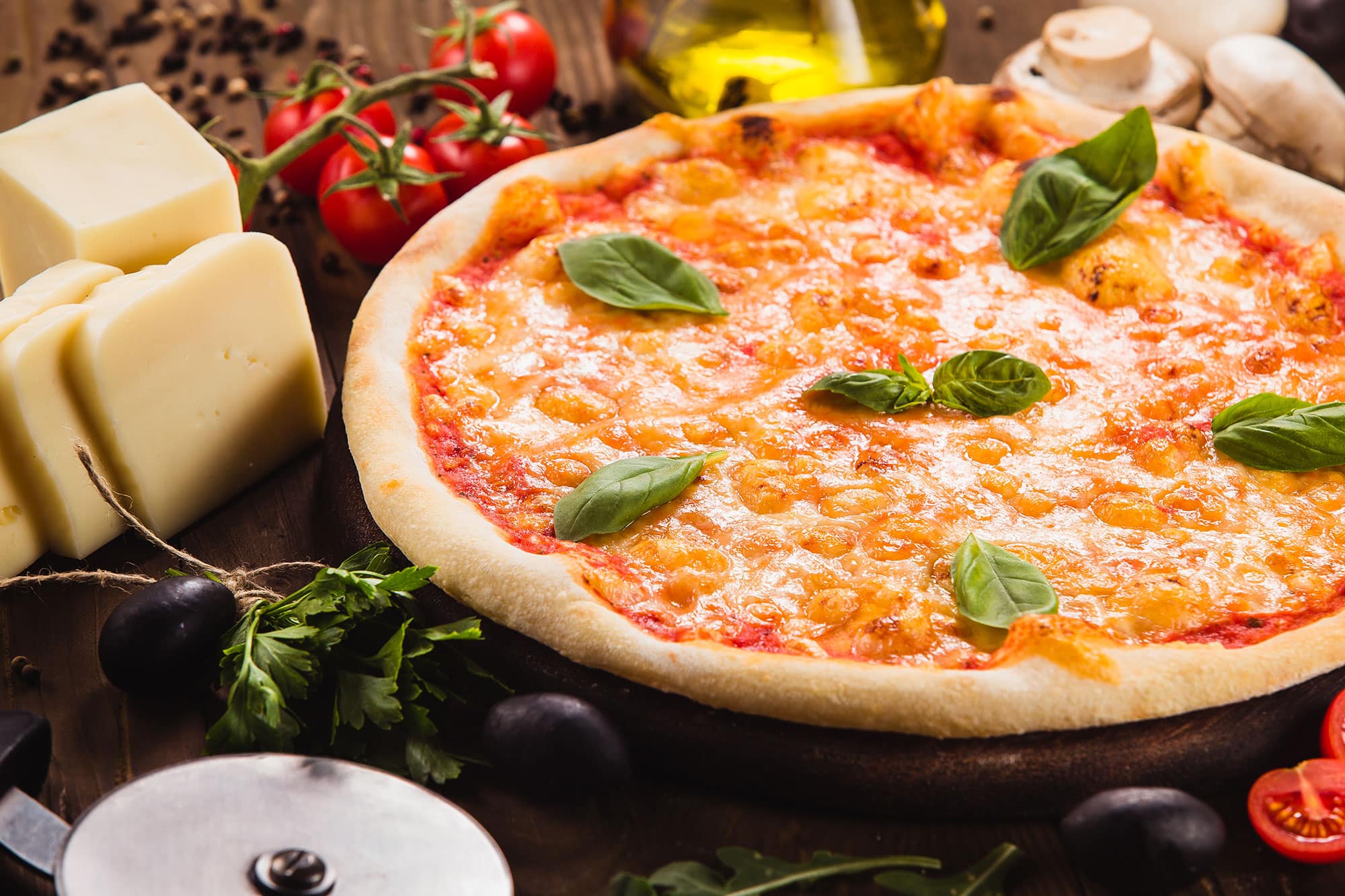 Italian pizza. Итальянская пицца меню. Италиан пицца. Пицца Химки Маяковского. Square pizza Italian.